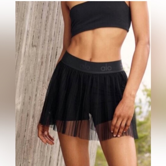 ALO Yoga Dresses & Skirts - ALO Yoga Mesh Baseline Tennis Skirt-EUC!!
